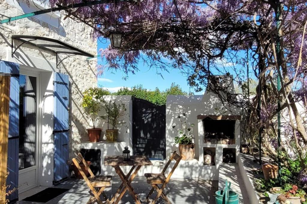 Location Appartement Dans Mas Provencal Монтё Экстерьер фото